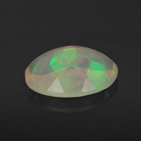 0,60 ctw natürlicher mehrfarbiger Opal, Transparent, Transparent / Lichtdurchlässig