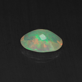 0,65 ctw natürlicher mehrfarbiger Opal, Transparent, Transparent / Lichtdurchlässig