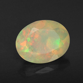 0,80 ctw natürlicher mehrfarbiger Opal, Oval Schliff, Transparent