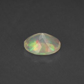 0,77 ctw natürlicher mehrfarbiger Opal, Oval Schliff, Transparent