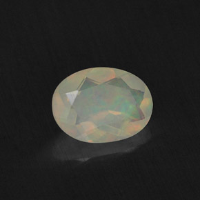 0,65 ctw natürlicher mehrfarbiger Opal, Oval Schliff, Transparent