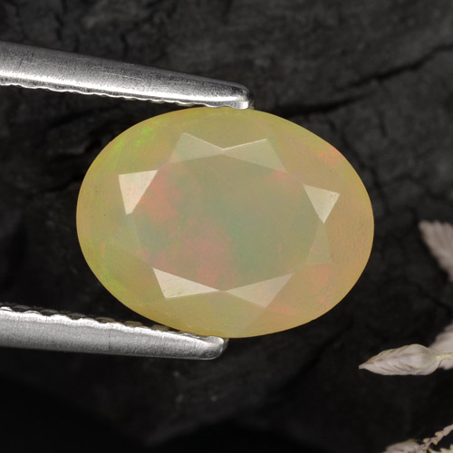 1,04 ctw natürlicher mehrfarbiger Opal, Oval Schliff, Lichtdurchlässig