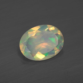 0,86 ctw natürlicher mehrfarbiger Opal, Oval Schliff, Transparent