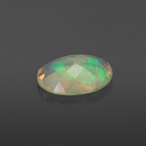 0,86 ctw natürlicher mehrfarbiger Opal, Oval Schliff, Transparent