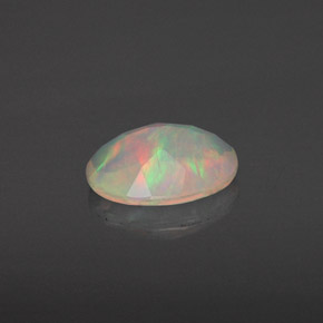 0,70 ctw natürlicher mehrfarbiger Opal, Transparent, Transparent / Lichtdurchlässig