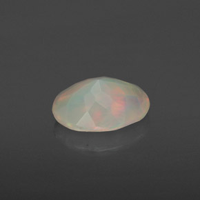 0,65 ctw natürlicher mehrfarbiger Opal, Transparent, Transparent / Lichtdurchlässig