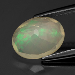 1,60 ctw natürlicher mehrfarbiger Opal, Oval Schliff, Transparent