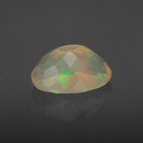 1,88 ctw natürlicher mehrfarbiger Opal, Oval Schliff, Transparent