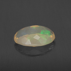 1,72 ctw natürlicher mehrfarbiger Opal, Oval Schliff, Transparent