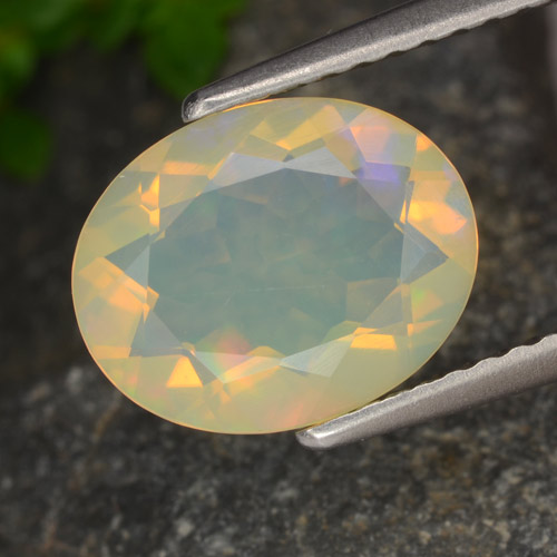 1,29 ctw natürlicher mehrfarbiger Opal, Oval Schliff, Transparent