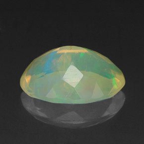 1,67 ctw natürlicher mehrfarbiger Opal, Oval Schliff, Transparent