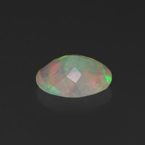 1,09 ctw natürlicher mehrfarbiger Opal, Oval Schliff, Transparent