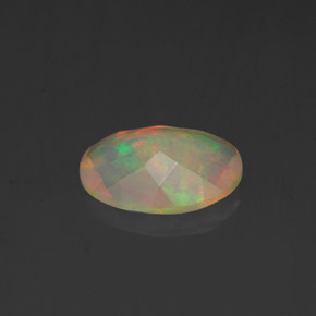 0,84 ctw natürlicher mehrfarbiger Opal, Oval Schliff, Transparent
