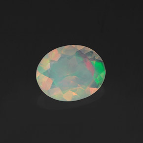 0,75 ctw natürlicher mehrfarbiger Opal, Oval Schliff, Transparent