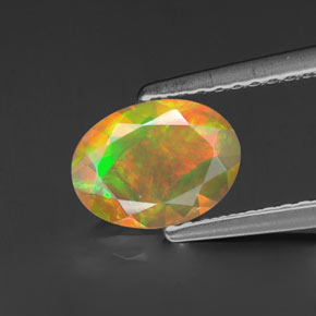 0,69 ctw natürlicher mehrfarbiger Opal, Oval Schliff, Transparent