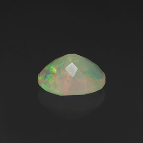 1,23 ctw natürlicher mehrfarbiger Opal, Oval Schliff, Transparent
