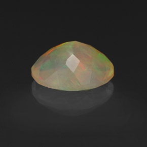 1,14 ctw natürlicher mehrfarbiger Opal, Oval Schliff, Transparent