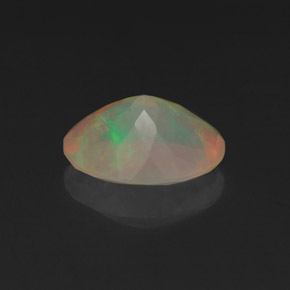 1,04 ctw natürlicher mehrfarbiger Opal, Oval Schliff, Transparent