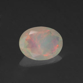 0,64 ctw natürlicher mehrfarbiger Opal, Oval Schliff, Transparent