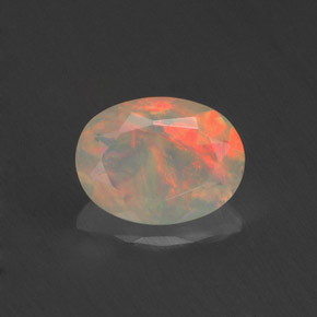 0,71 ctw natürlicher mehrfarbiger Opal, Oval Schliff, Transparent