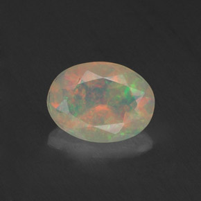 0,74 ctw natürlicher mehrfarbiger Opal, Oval Schliff, Transparent