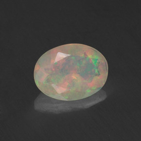 0,74 ctw natürlicher mehrfarbiger Opal, Oval Schliff, Transparent