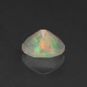 0,67 ctw natürlicher mehrfarbiger Opal, Transparent, Transparent / Lichtdurchlässig