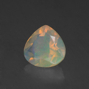 0,84 ctw natürlicher mehrfarbiger Opal, Birnenform, Transparent
