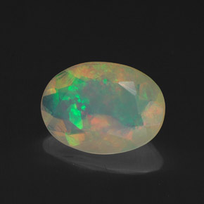 1,25 ctw natürlicher mehrfarbiger Opal, Oval Schliff, Transparent