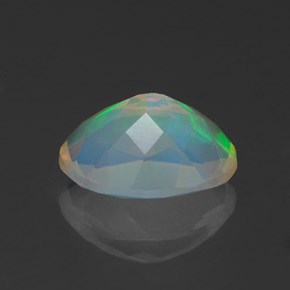 1,07 ctw natürlicher mehrfarbiger Opal, Oval Schliff, Transparent