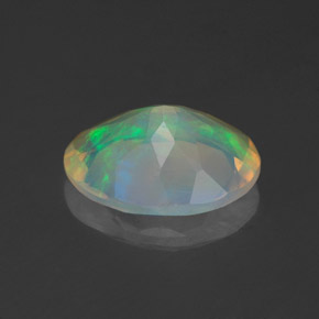 1,24 ctw natürlicher mehrfarbiger Opal, Oval Schliff, Transparent