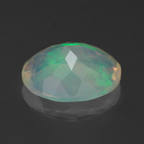 1,60 ctw natürlicher mehrfarbiger Opal, Oval Schliff, Transparent