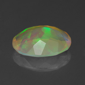 1,59 ctw natürlicher mehrfarbiger Opal, Oval Schliff, Transparent
