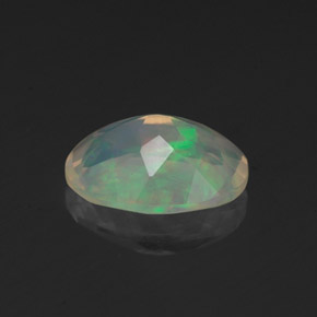 1,14 ctw natürlicher mehrfarbiger Opal, Oval Schliff, Transparent