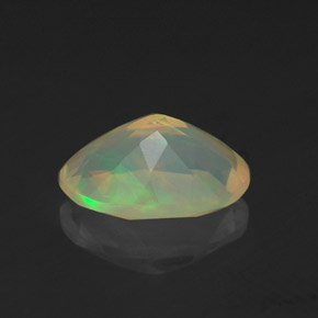 1,09 ctw natürlicher mehrfarbiger Opal, Oval Schliff, Transparent