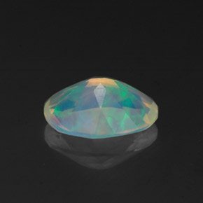 0,96 ctw natürlicher mehrfarbiger Opal, Oval Schliff, Transparent