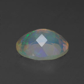1,23 ctw natürlicher mehrfarbiger Opal, Oval Schliff, Transparent