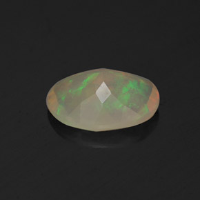 0,81 ctw natürlicher mehrfarbiger Opal, Oval Schliff, Transparent