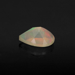 0,51 ctw natürlicher mehrfarbiger Opal, Birnenform, Transparent