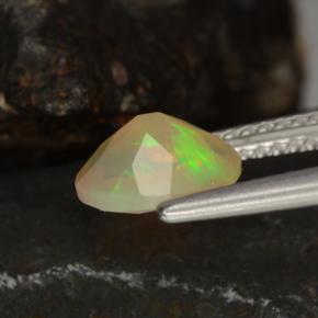 0,78 ctw natürlicher mehrfarbiger Opal, Oval Schliff, Transparent