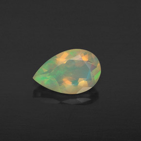 0,58 ctw natürlicher mehrfarbiger Opal, Birnenform, Transparent