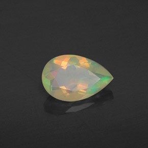 0,58 ctw natürlicher mehrfarbiger Opal, Birnenform, Transparent