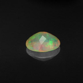 0,92 ctw natürlicher mehrfarbiger Opal, Oval Schliff, Transparent