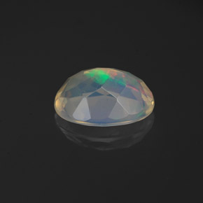 1,06 ctw natürlicher mehrfarbiger Opal, Oval Schliff, Transparent
