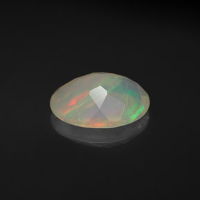 1,40 ctw natürlicher mehrfarbiger Opal, Oval Schliff, Lichtdurchlässig