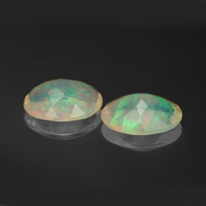  ct natürliche mehrfarbiger Opal-Edelsteine, Oval Schliff, Transparent