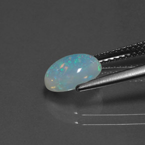 1,14 ctw natürlicher mehrfarbiger Opal, Oval Schliff, Transparent