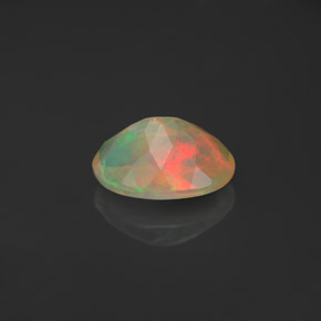 0,66 ctw natürlicher mehrfarbiger Opal, Transparent, Transparent / Lichtdurchlässig