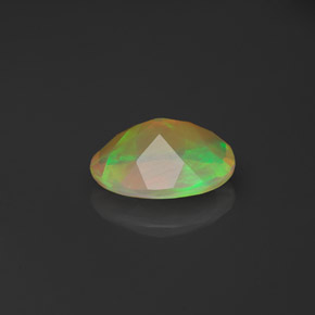 0,76 ctw natürlicher mehrfarbiger Opal, Transparent, Transparent / Lichtdurchlässig