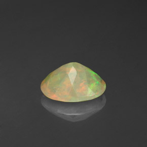 0,70 ctw natürlicher mehrfarbiger Opal, Transparent, Transparent / Lichtdurchlässig